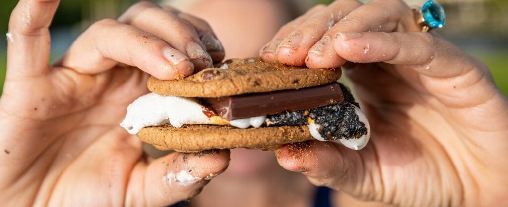 How to Create a DIY S’mores Bar